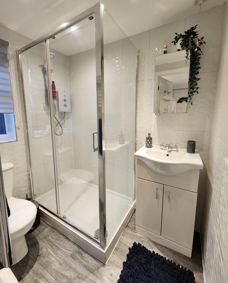 Studio Apartment The Den Colnbrook Kültér fotó